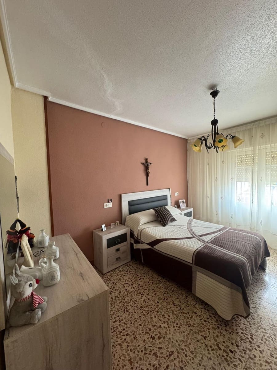 8 Zimmer Villa zu verkaufen in Orihuela mit Garage - 255.000 € (Ref: 9804488)