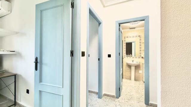 2 chambre Villa/Maison Mitoyenne à vendre à Aguas Nuevas, Torrevieja avec piscine - 168 000 € (Ref: 9826612)