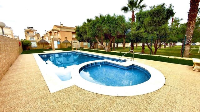 2 chambre Villa/Maison Mitoyenne à vendre à Aguas Nuevas, Torrevieja avec piscine - 168 000 € (Ref: 9826612)