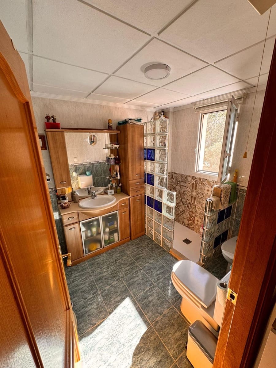 4 bedroom Villa for sale in Cox with pool garage - € 310,000 (Ref: 9846567)