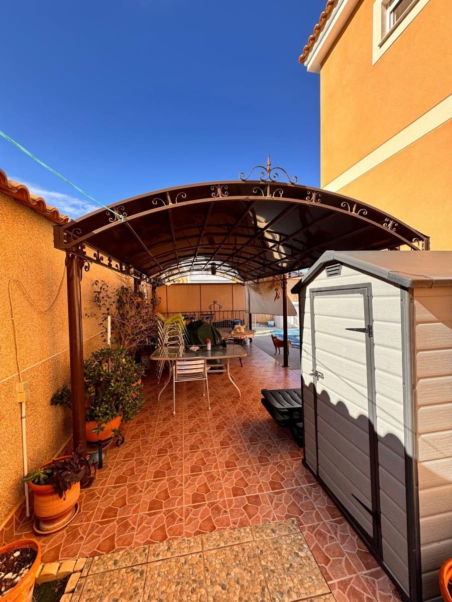 4 bedroom Villa for sale in Cox with pool garage - € 310,000 (Ref: 9846567)