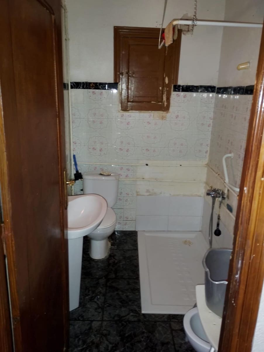 2 makuuhuone Maalaistalo myytävänä paikassa Abanilla - 70 000 € (Ref: 9876573)