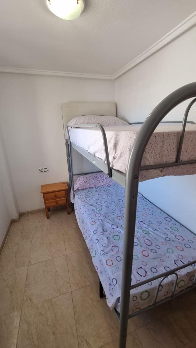 2 chambre Appartement à vendre à Torrevieja - 118 000 € (Ref: 9959925)