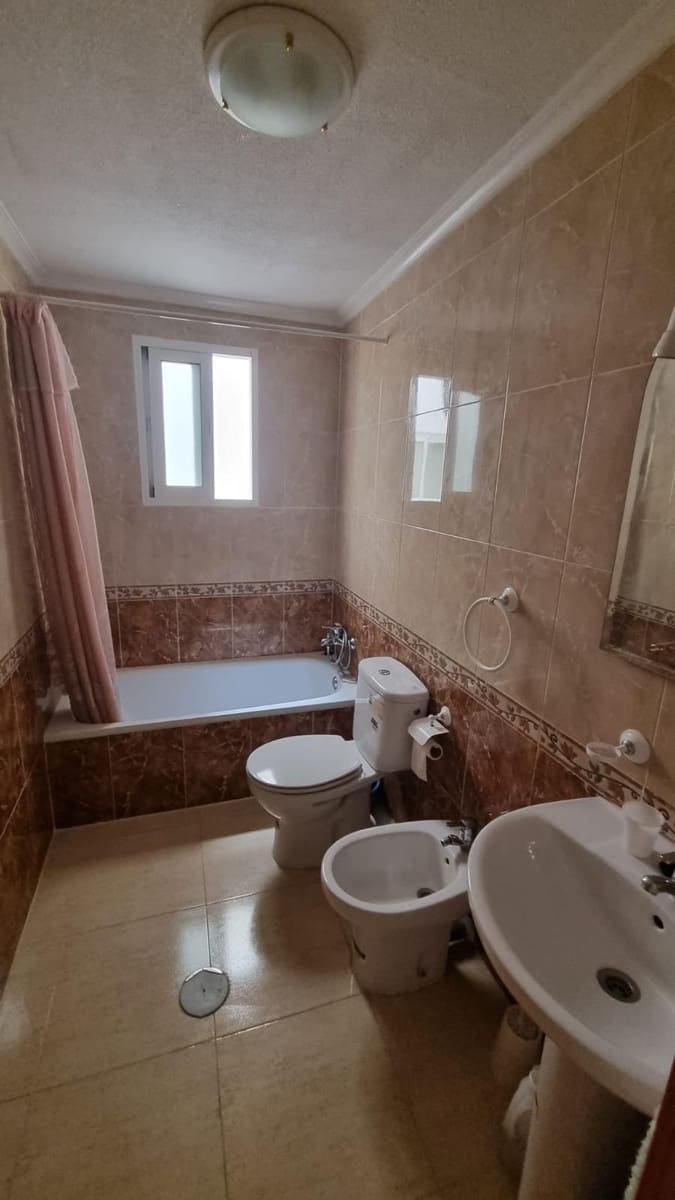 2 sypialnia Apartament na sprzedaż w Torrevieja z basenem - 133 000 € (Ref: 9973440)