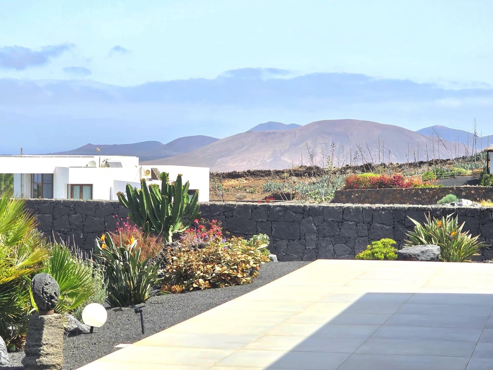 4 bedroom Villa for sale in Yaiza - € 799,000 (Ref: 10059214)