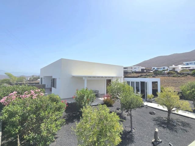 4 slaapkamer Villa te koop in Yaiza - € 799.000 (Ref: 10059214)