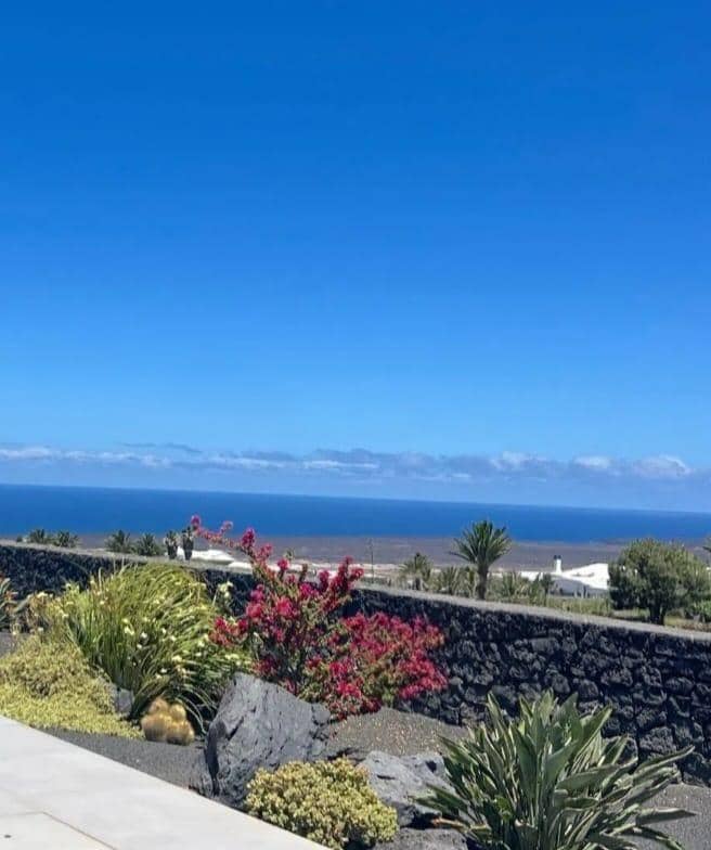 4 bedroom Villa for sale in Yaiza - € 799,000 (Ref: 10059214)