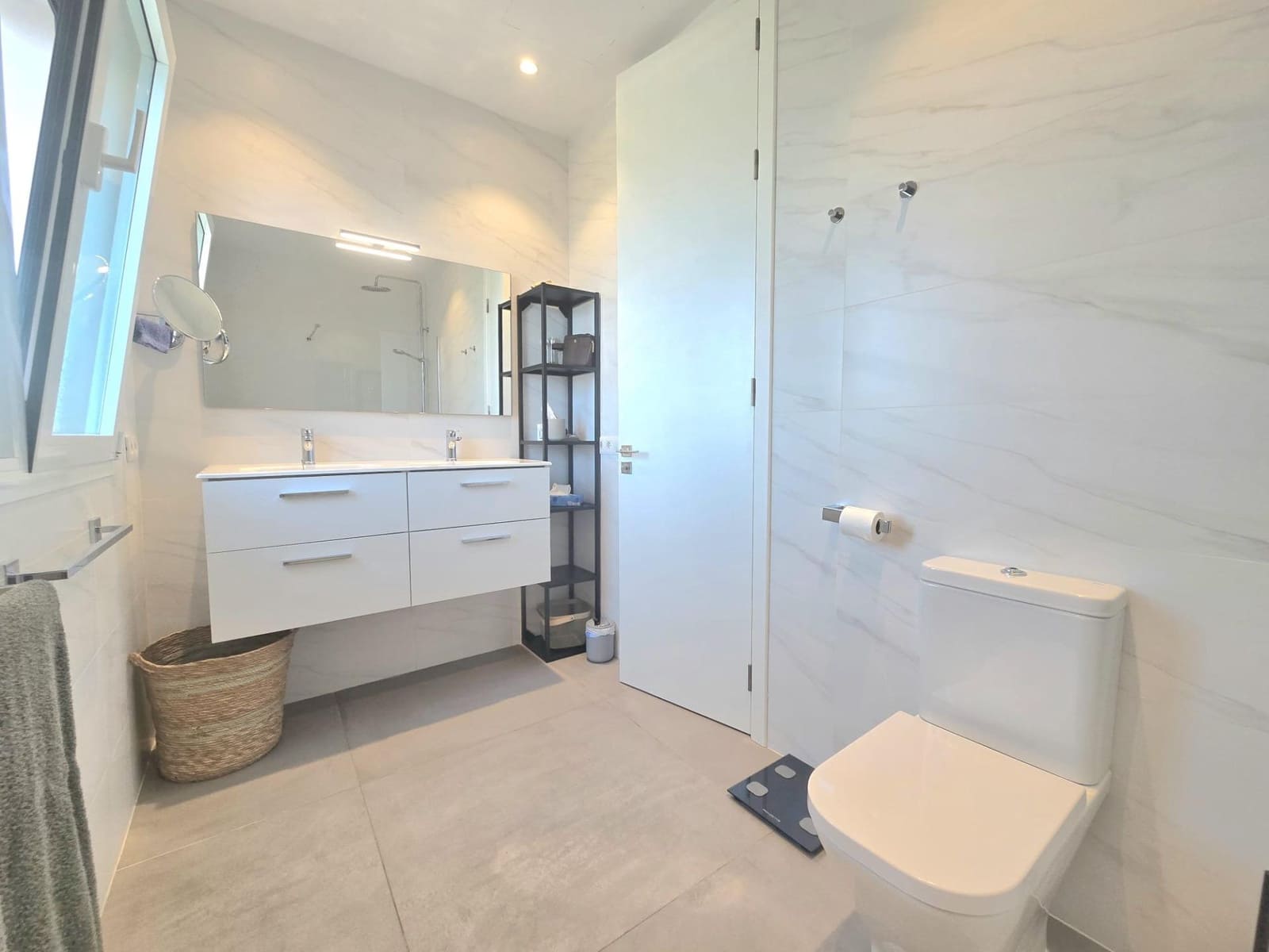 4 bedroom Villa for sale in Yaiza - € 799,000 (Ref: 10059214)