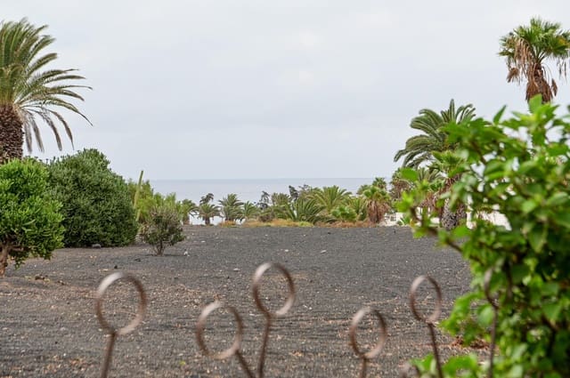 2 bedroom Apartment for sale in Costa Teguise, Teguise - € 649,000 (Ref: 10159801)
