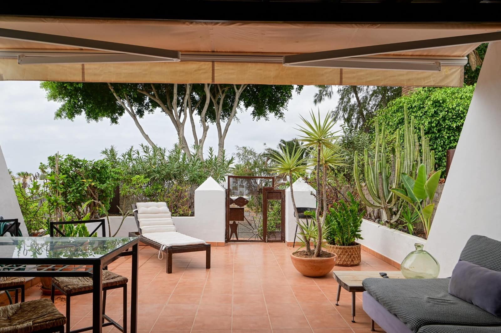 2 bedroom Apartment for sale in Costa Teguise - € 649,000 (Ref: 10159801)
