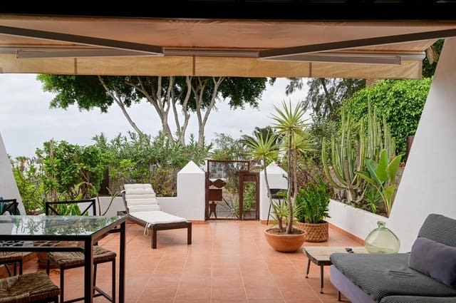 2 bedroom Apartment for sale in Costa Teguise, Teguise - € 649,000 (Ref: 10159801)