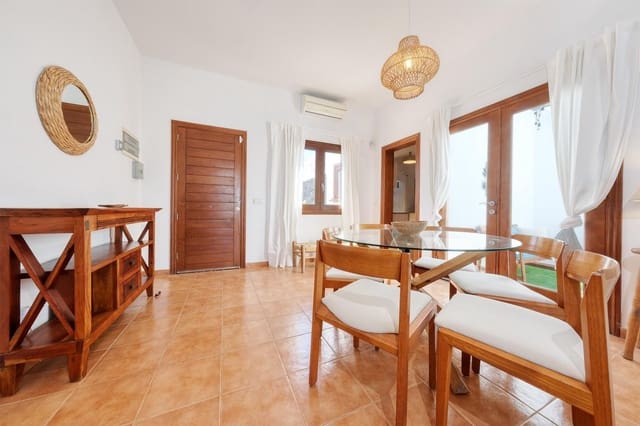 3 soveværelse Villa til salg i Playa Blanca, Yaiza med swimmingpool garage - € 499.000 (Ref: 10159802)