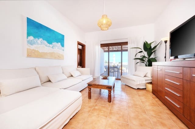 3 soveværelse Villa til salg i Playa Blanca, Yaiza med swimmingpool garage - € 499.000 (Ref: 10159802)