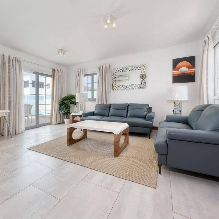 3 sypialnia Apartament na sprzedaż w Playa Blanca z basenem garażem - 470 000 € (Ref: 10159803)