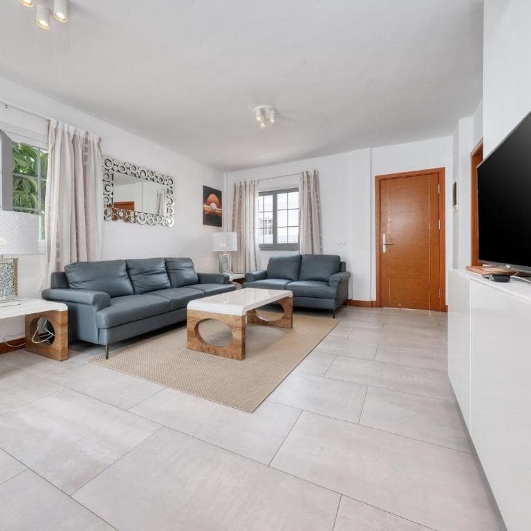 3 sypialnia Apartament na sprzedaż w Playa Blanca z basenem garażem - 470 000 € (Ref: 10159803)