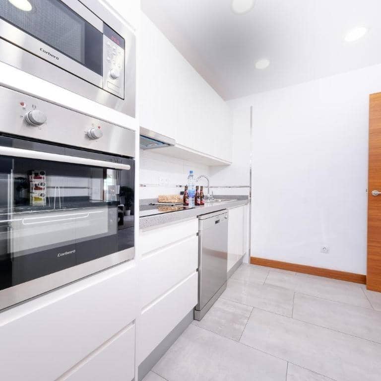 3 sypialnia Apartament na sprzedaż w Playa Blanca z basenem garażem - 470 000 € (Ref: 10159803)