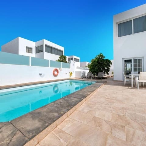 3 Zimmer Apartment zu verkaufen in Playa Blanca, Yaiza mit Pool Garage - 470.000 € (Ref: 10159803)