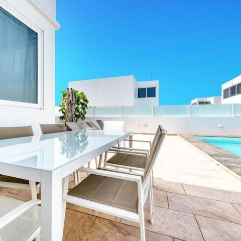 3 Zimmer Apartment zu verkaufen in Playa Blanca, Yaiza mit Pool Garage - 470.000 € (Ref: 10159803)