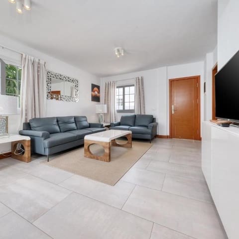 3 Zimmer Apartment zu verkaufen in Playa Blanca, Yaiza mit Pool Garage - 470.000 € (Ref: 10159803)