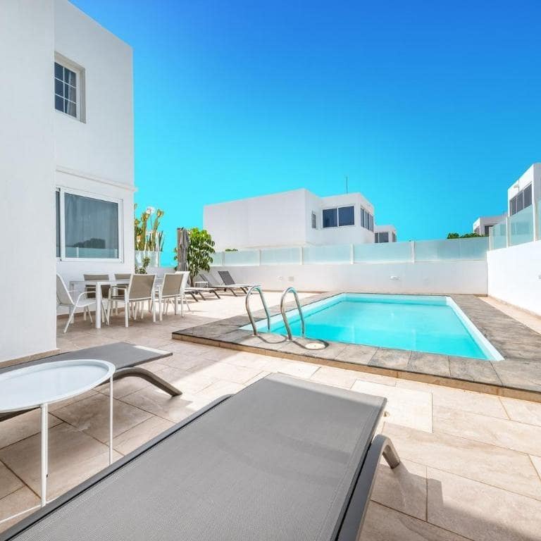 3 sypialnia Apartament na sprzedaż w Playa Blanca z basenem garażem - 470 000 € (Ref: 10159803)