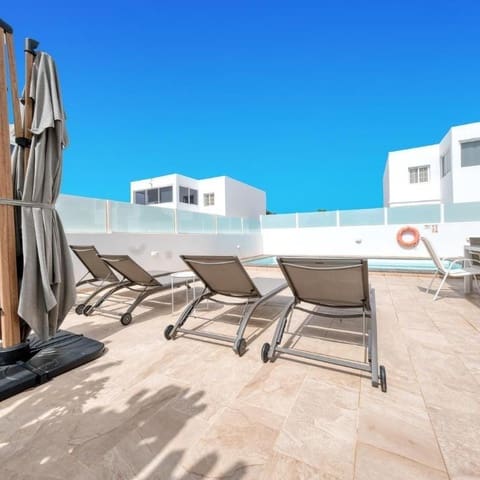 3 Zimmer Apartment zu verkaufen in Playa Blanca, Yaiza mit Pool Garage - 470.000 € (Ref: 10159803)