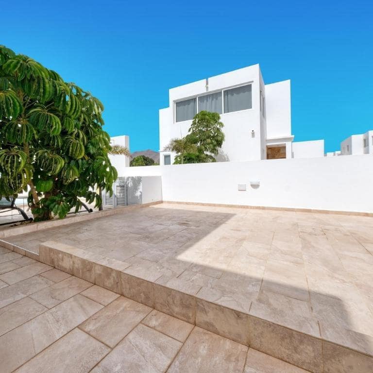 3 sypialnia Apartament na sprzedaż w Playa Blanca z basenem garażem - 470 000 € (Ref: 10159803)