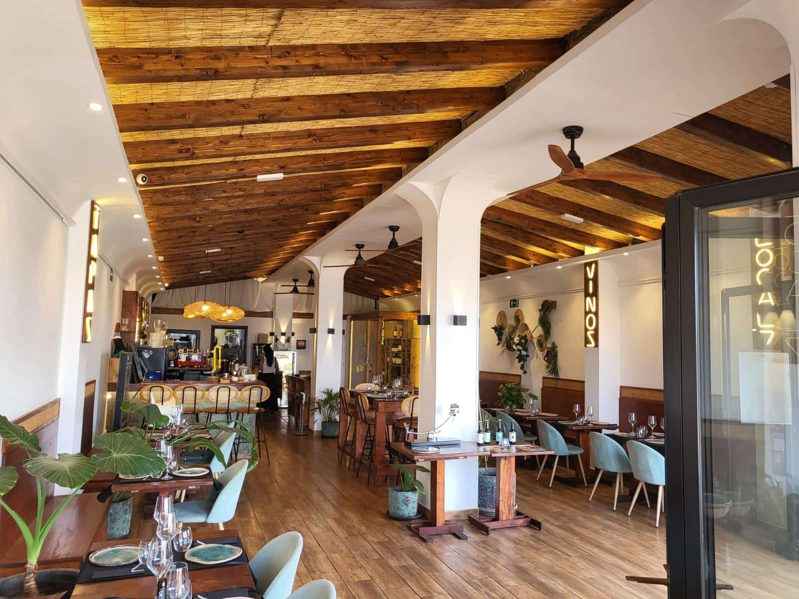 Empresa para arrendar em Costa Teguise - 2 500 € (Ref: 10161575)