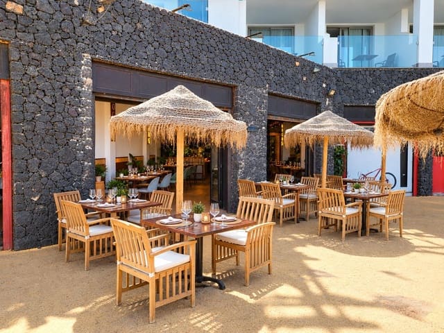 Negocio en Costa Teguise, Teguise en alquiler - 2.500 € (Ref: 10161575)