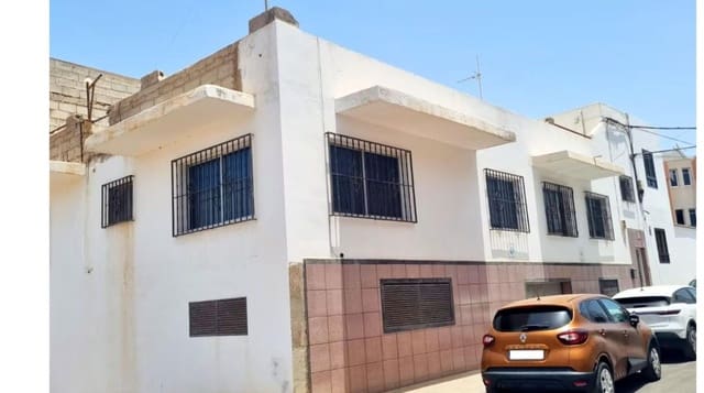 5 quarto Moradia para venda em Arrecife com garagem - 490 000 € (Ref: 9106564)