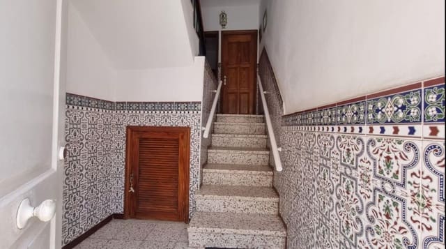 5 quarto Moradia para venda em Arrecife com garagem - 490 000 € (Ref: 9106564)