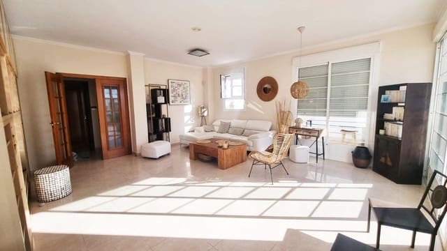 Apartamento de 2 habitaciones en Puerto del Carmen, Tías en venta con piscina garaje - 510.000 € (Ref: 9375387)