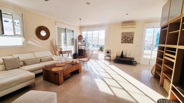 Apartamento de 2 habitaciones en Puerto del Carmen, Tías en venta con piscina garaje - 510.000 € (Ref: 9375387)