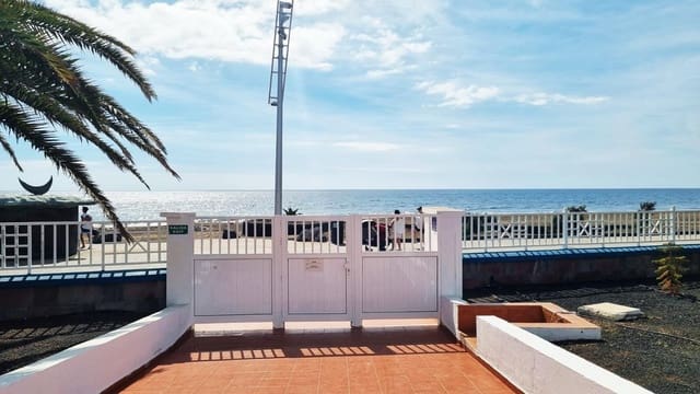Apartamento de 2 habitaciones en Puerto del Carmen, Tías en venta con piscina garaje - 510.000 € (Ref: 9375387)