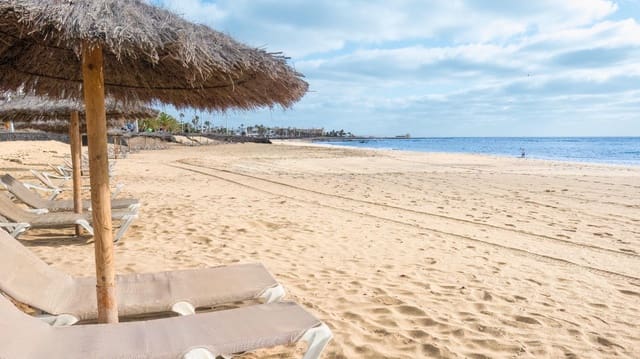 Apartamento de 2 habitaciones en Puerto del Carmen, Tías en venta con piscina garaje - 510.000 € (Ref: 9375387)