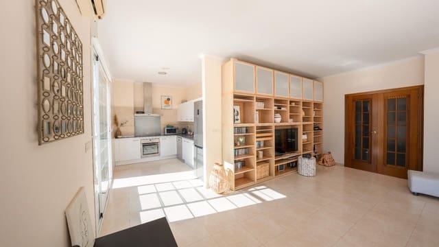 2 slaapkamer Appartement te koop in Puerto del Carmen, Tías met zwembad garage - € 540.000 (Ref: 9375387)