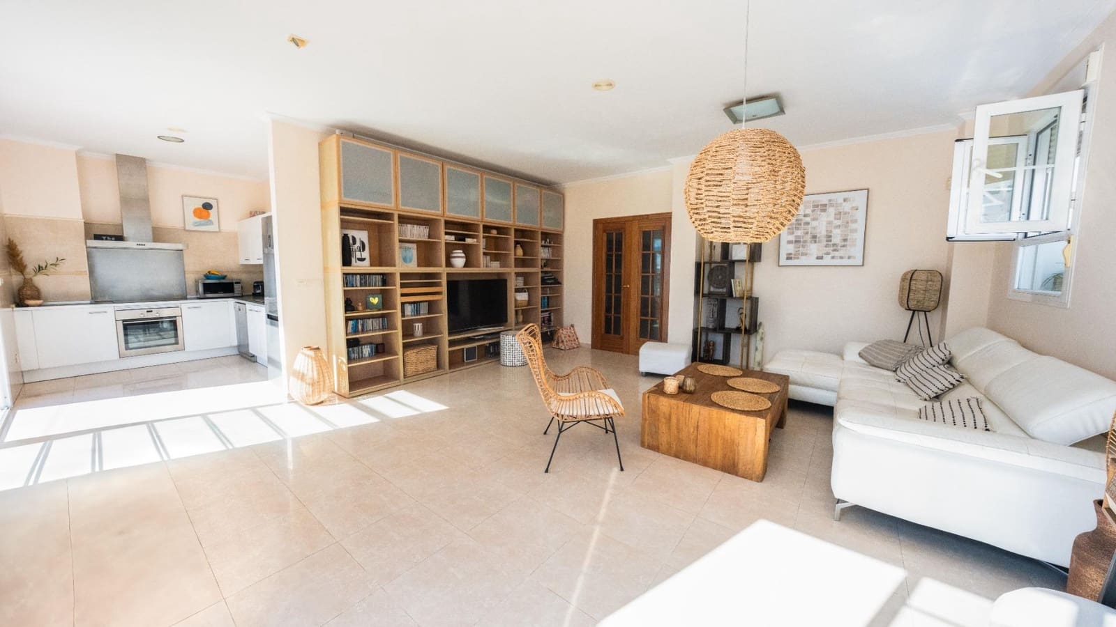 2 slaapkamer Appartement te koop in Puerto del Carmen met zwembad garage - € 540.000 (Ref: 9375387)