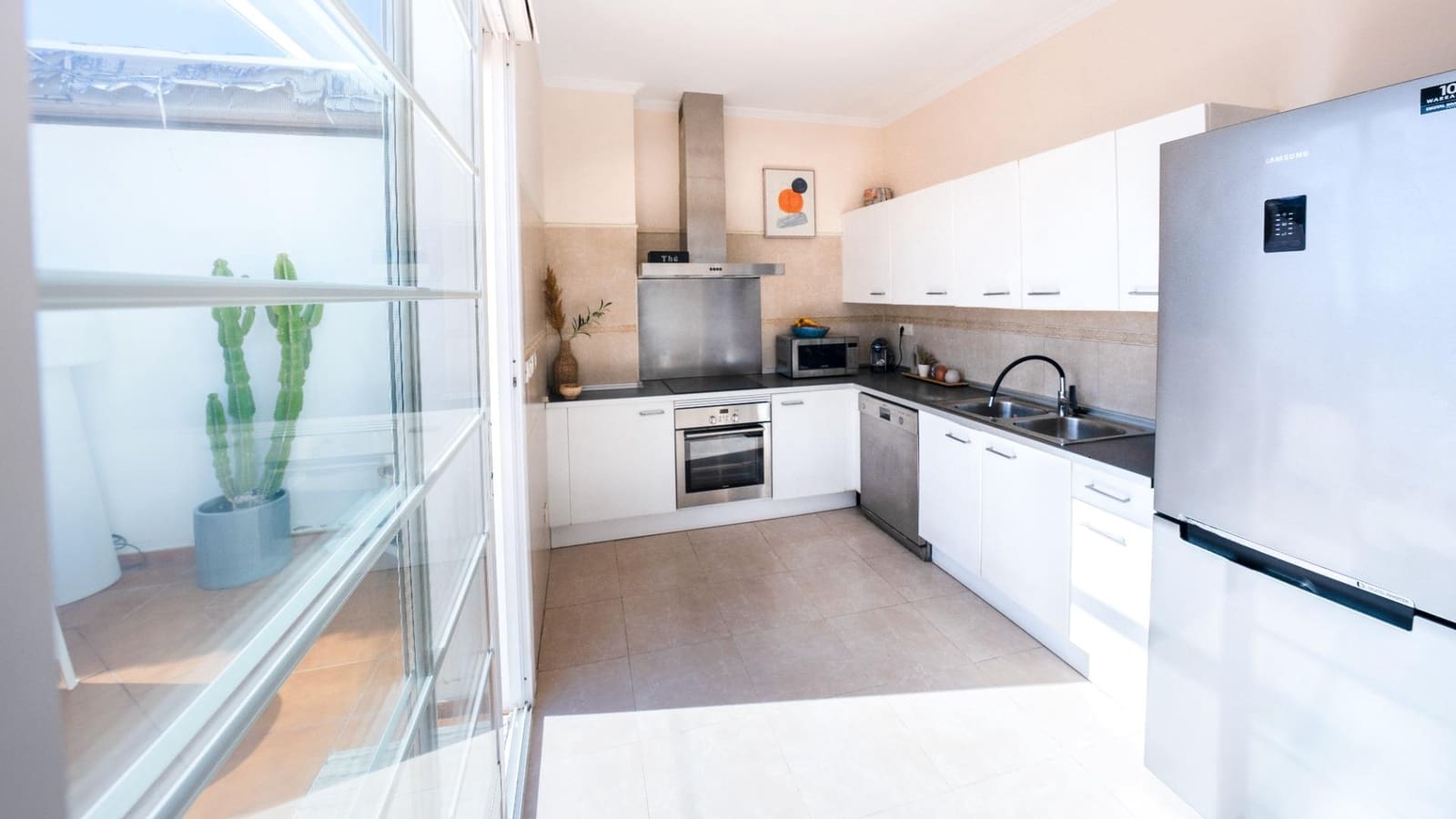 2 slaapkamer Appartement te koop in Puerto del Carmen met zwembad garage - € 540.000 (Ref: 9375387)