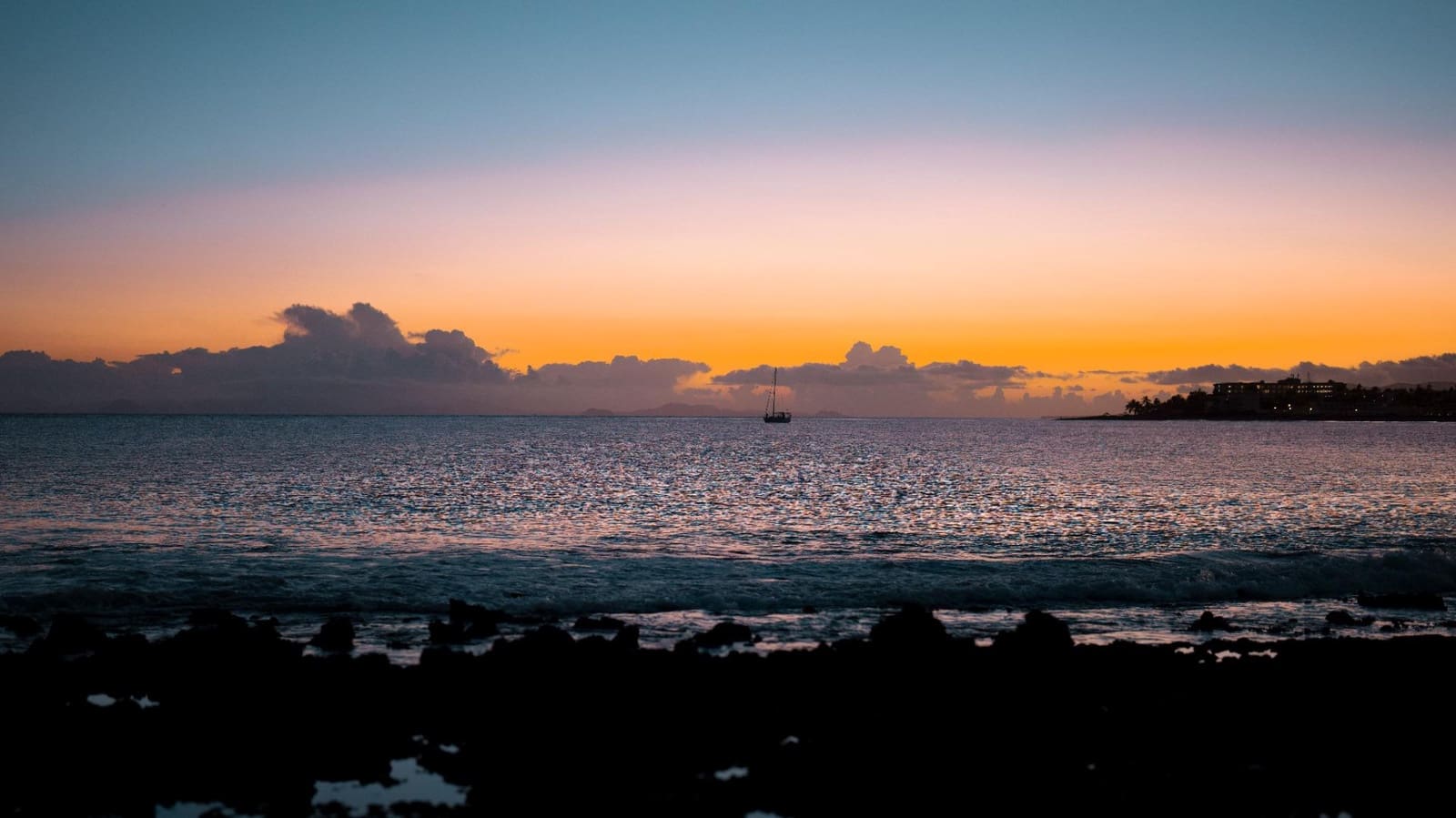 2 slaapkamer Appartement te koop in Puerto del Carmen met zwembad garage - € 540.000 (Ref: 9375387)