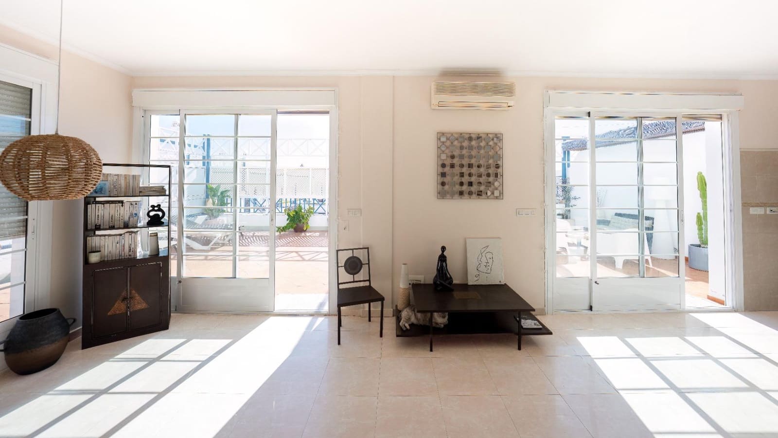 2 bedroom Apartment for sale in Puerto del Carmen with pool garage - € 499,000 (Ref: 9375387)