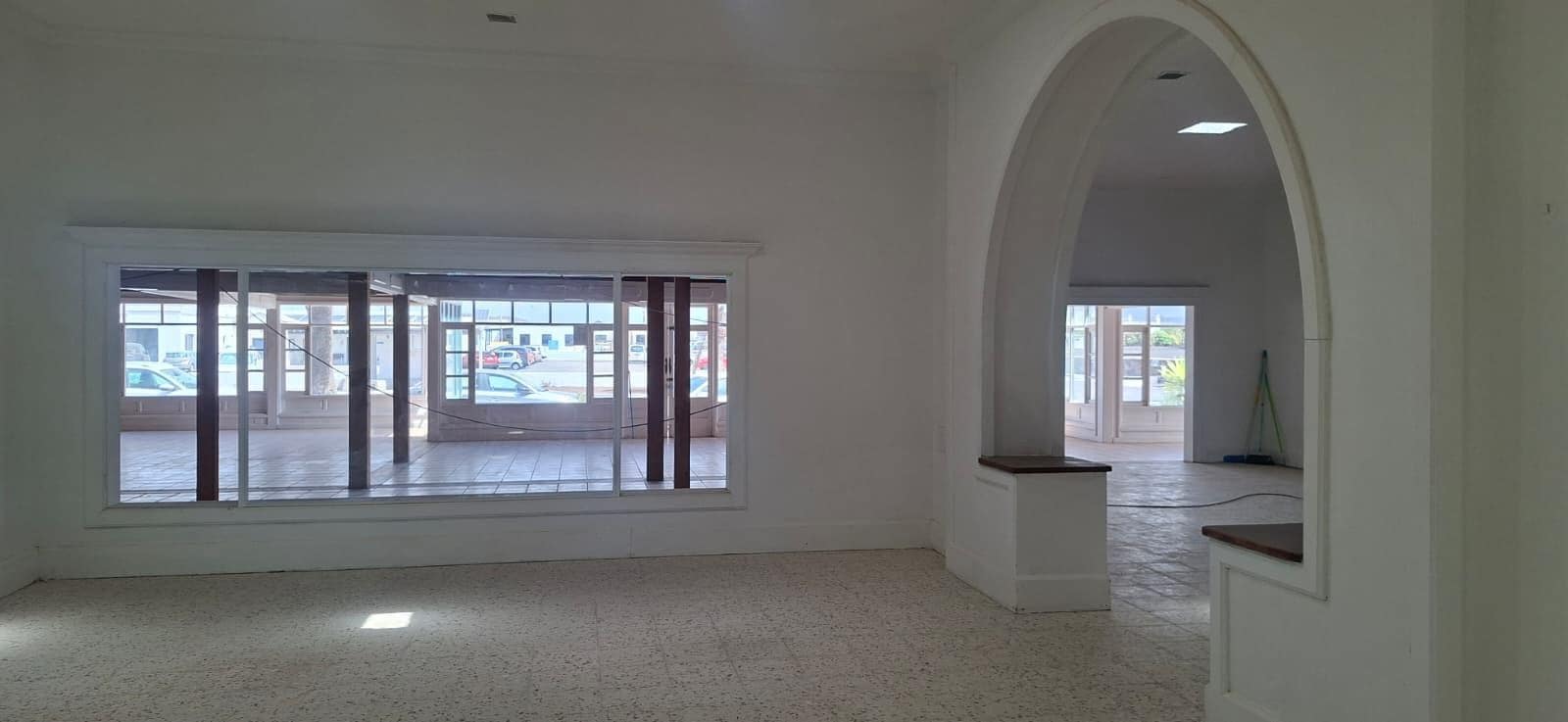Commercial for sale in Yaiza - € 1,200,000 (Ref: 9541197)