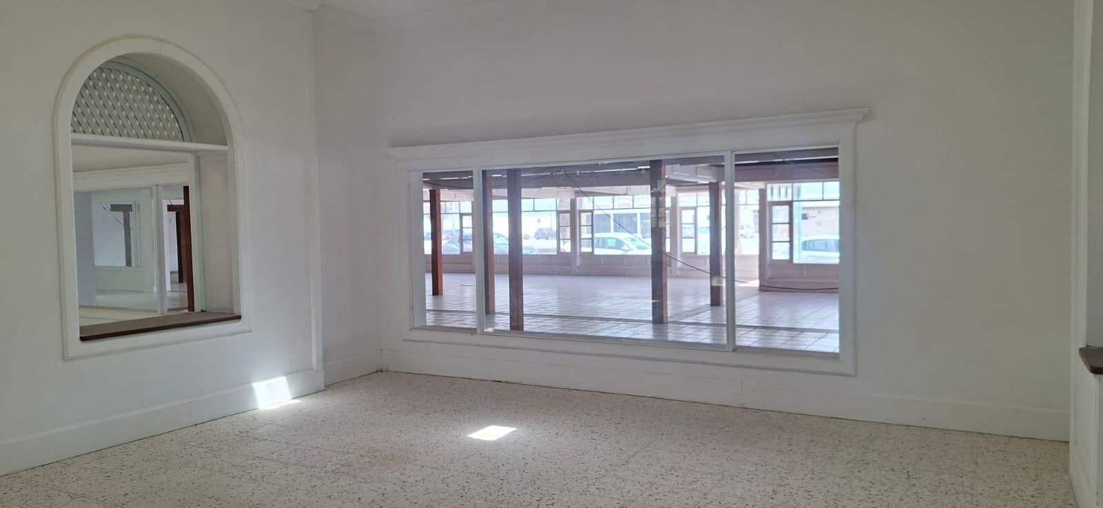 Commercial for sale in Yaiza - € 1,200,000 (Ref: 9541197)