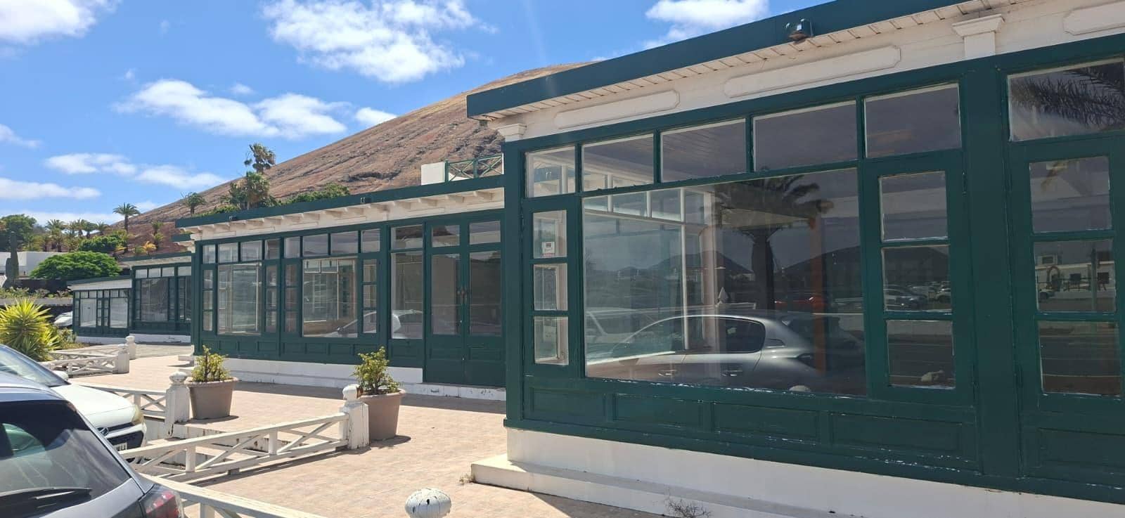Commercial for sale in Yaiza - € 1,200,000 (Ref: 9541197)