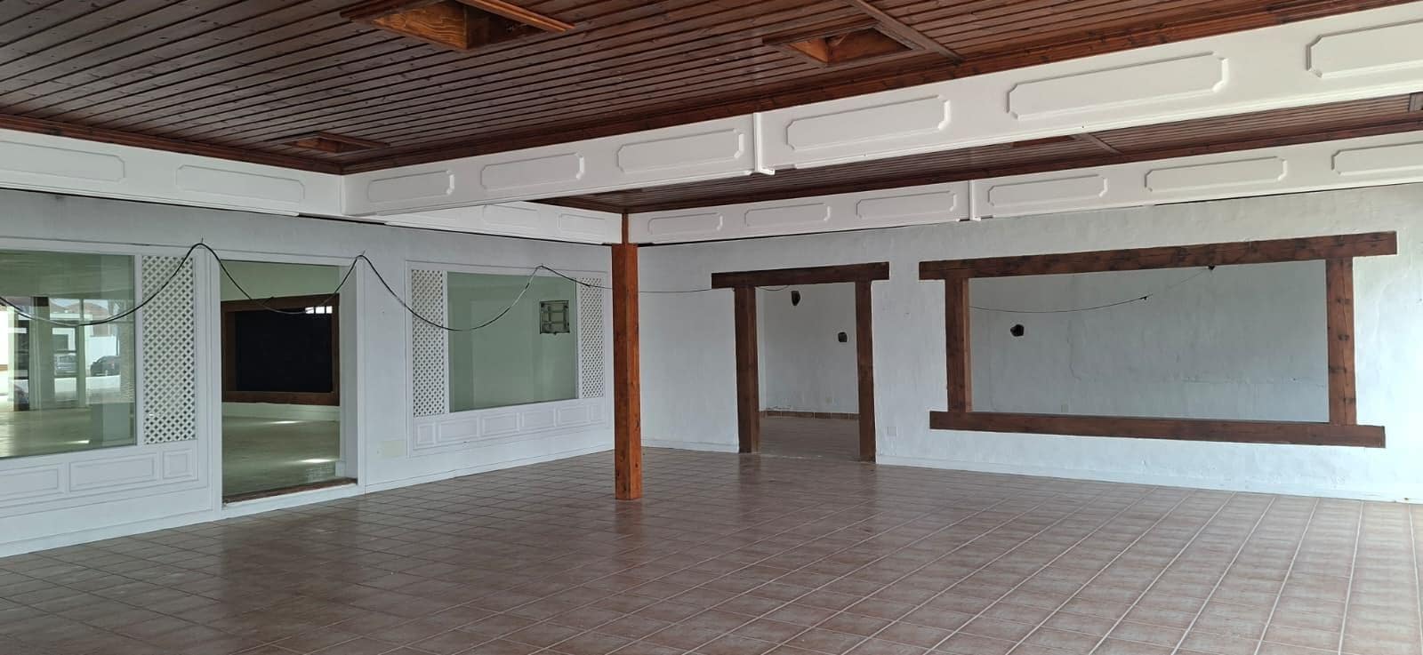 Commercial for sale in Yaiza - € 1,200,000 (Ref: 9541197)