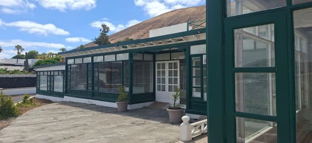 Commercial for sale in Yaiza - € 1,200,000 (Ref: 9541197)