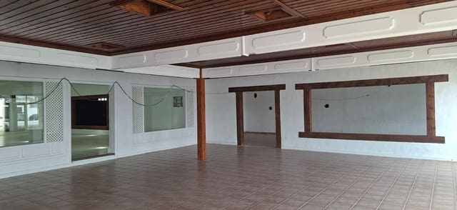 Commercial for sale in Yaiza - € 1,200,000 (Ref: 9541197)