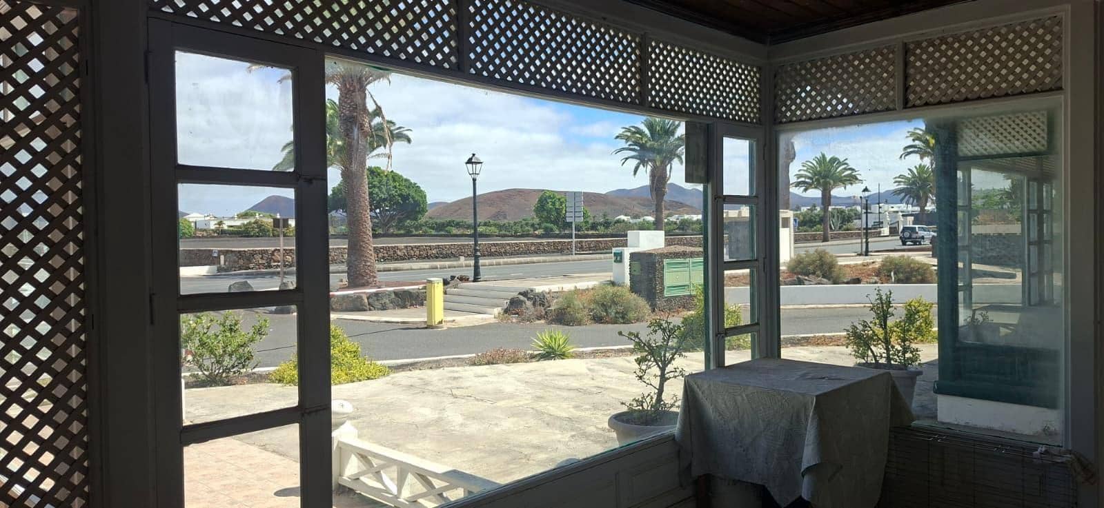 Commercial for sale in Yaiza - € 1,200,000 (Ref: 9541197)