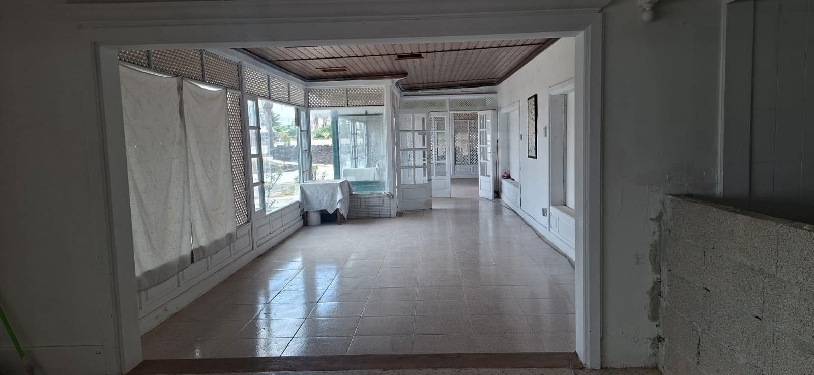 Commercial for sale in Yaiza - € 1,200,000 (Ref: 9541197)