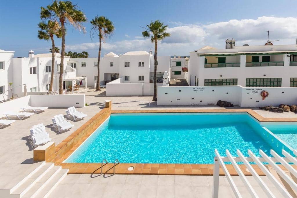 2 bedroom Apartment for sale in Costa Teguise with pool - € 350,000 (Ref: 9721758)