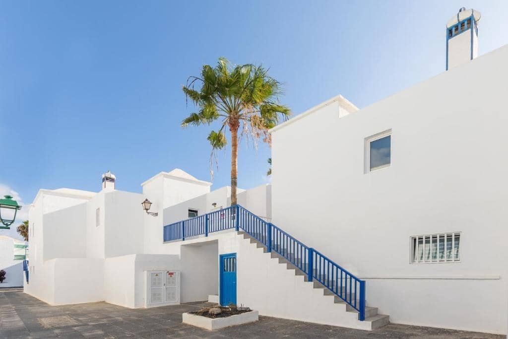 2 bedroom Apartment for sale in Costa Teguise with pool - € 350,000 (Ref: 9721758)
