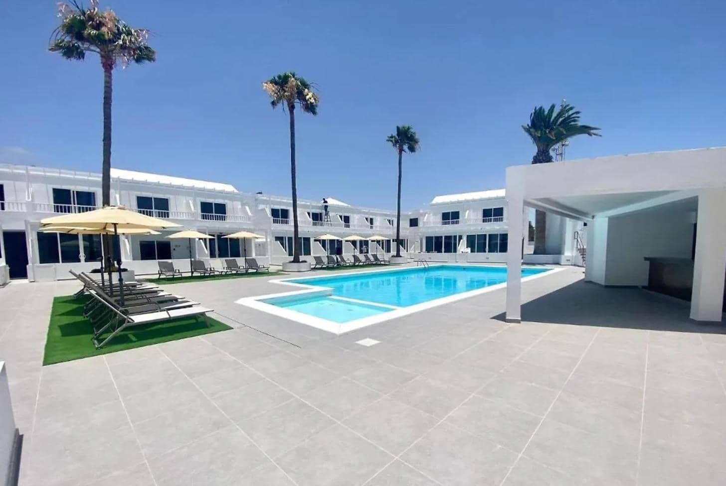 2 soveværelse Lejlighed til salg i Puerto del Carmen med swimmingpool - € 309.000 (Ref: 9794668)